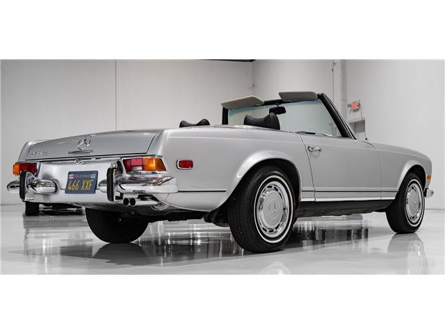 Mercedes-Benz-SL-Class-1971-Roadster-12