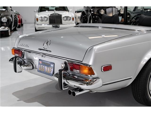 Mercedes-Benz-SL-Class-1971-Roadster-14