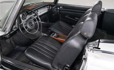 Mercedes-Benz-SL-Class-1971-Roadster-17