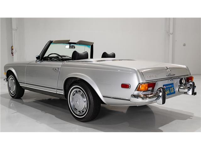 Mercedes-Benz-SL-Class-1971-Roadster-8