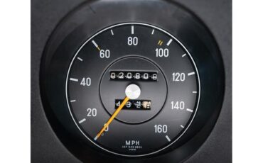 Mercedes-Benz-SL-Class-1972-Roadster-17