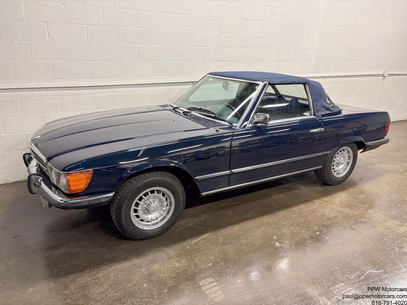 Mercedes-Benz-SL-Class-1973-Convertible-10