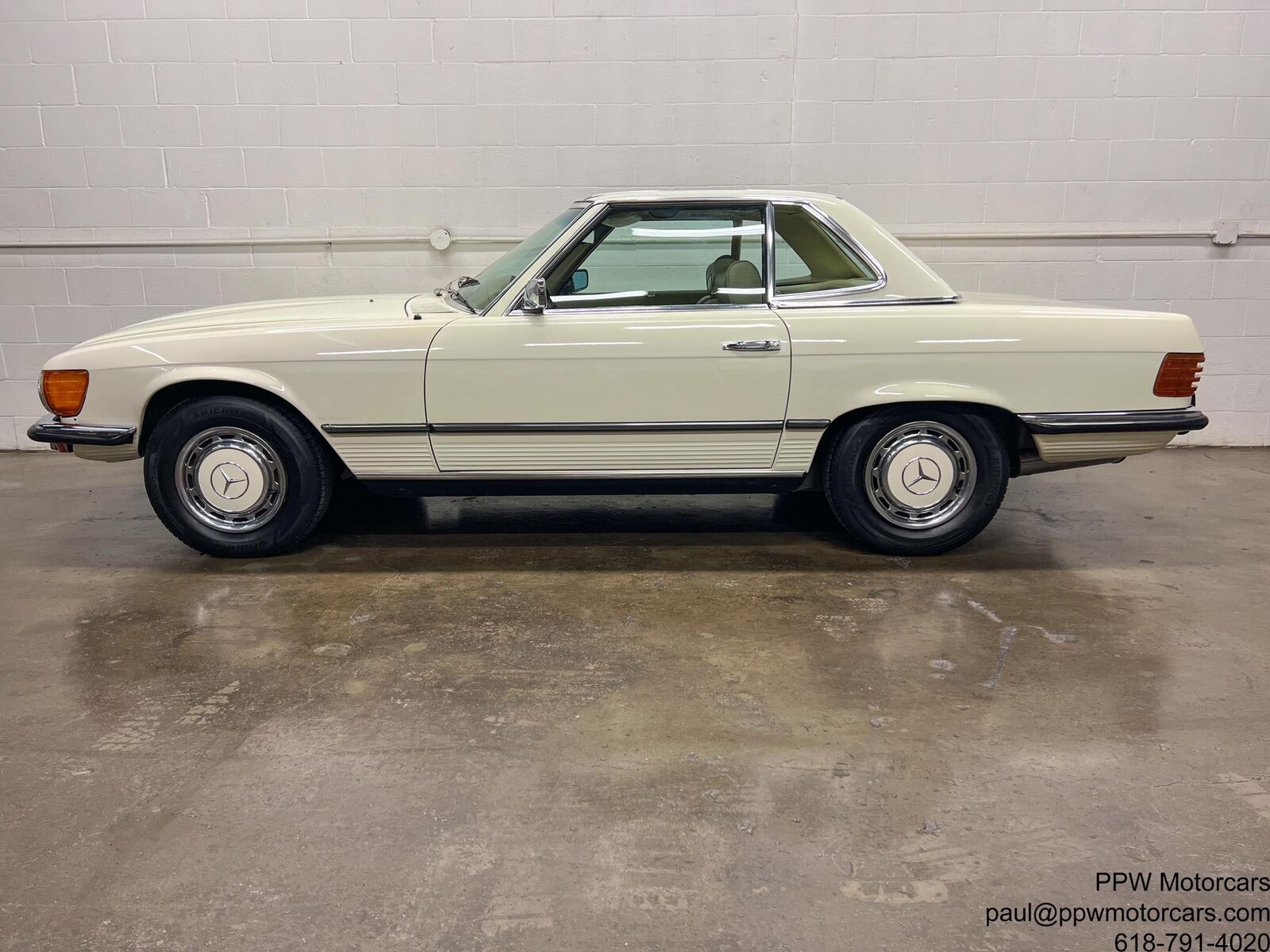 Mercedes-Benz-SL-Class-1973-Convertible-12