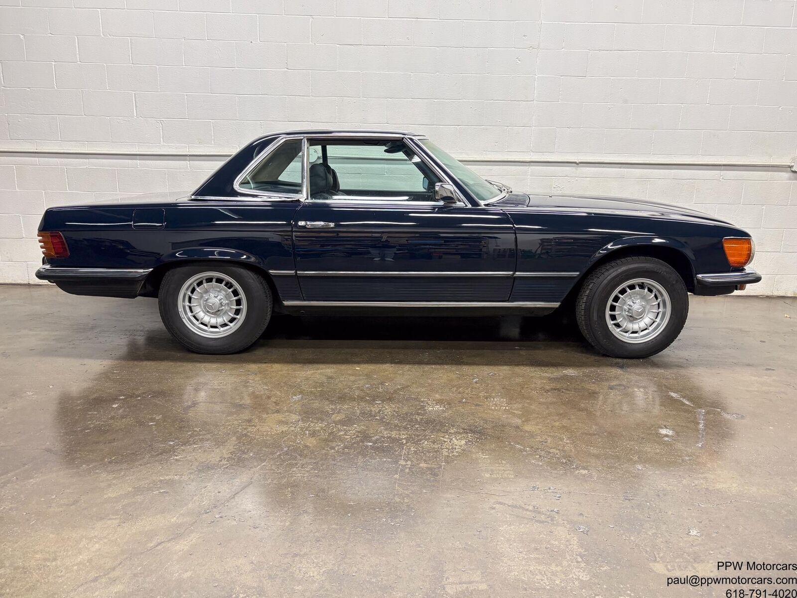 Mercedes-Benz-SL-Class-1973-Convertible-30