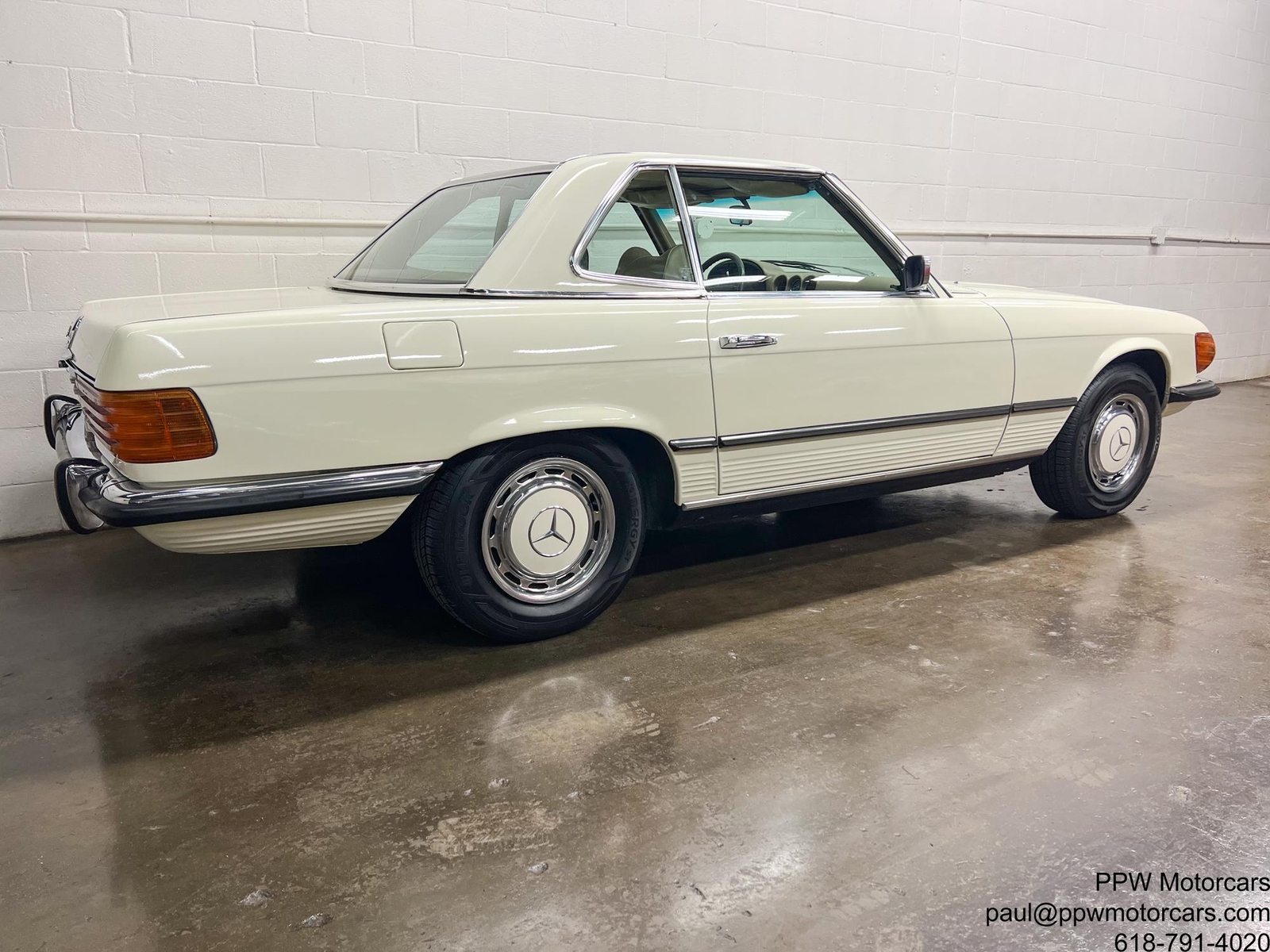 Mercedes-Benz-SL-Class-1973-Convertible-36