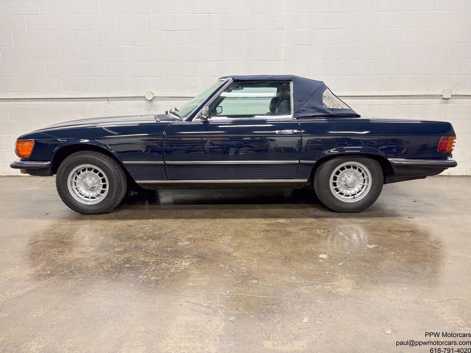 Mercedes-Benz-SL-Class-1973-Convertible-6