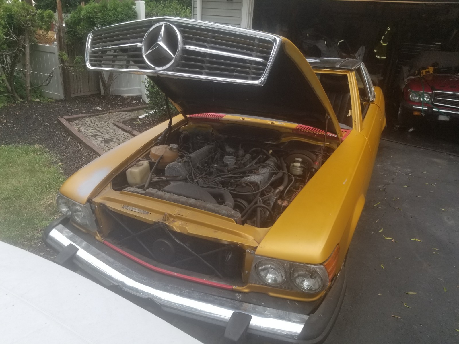 Mercedes-Benz-SL-Class-1975-Convertible-14