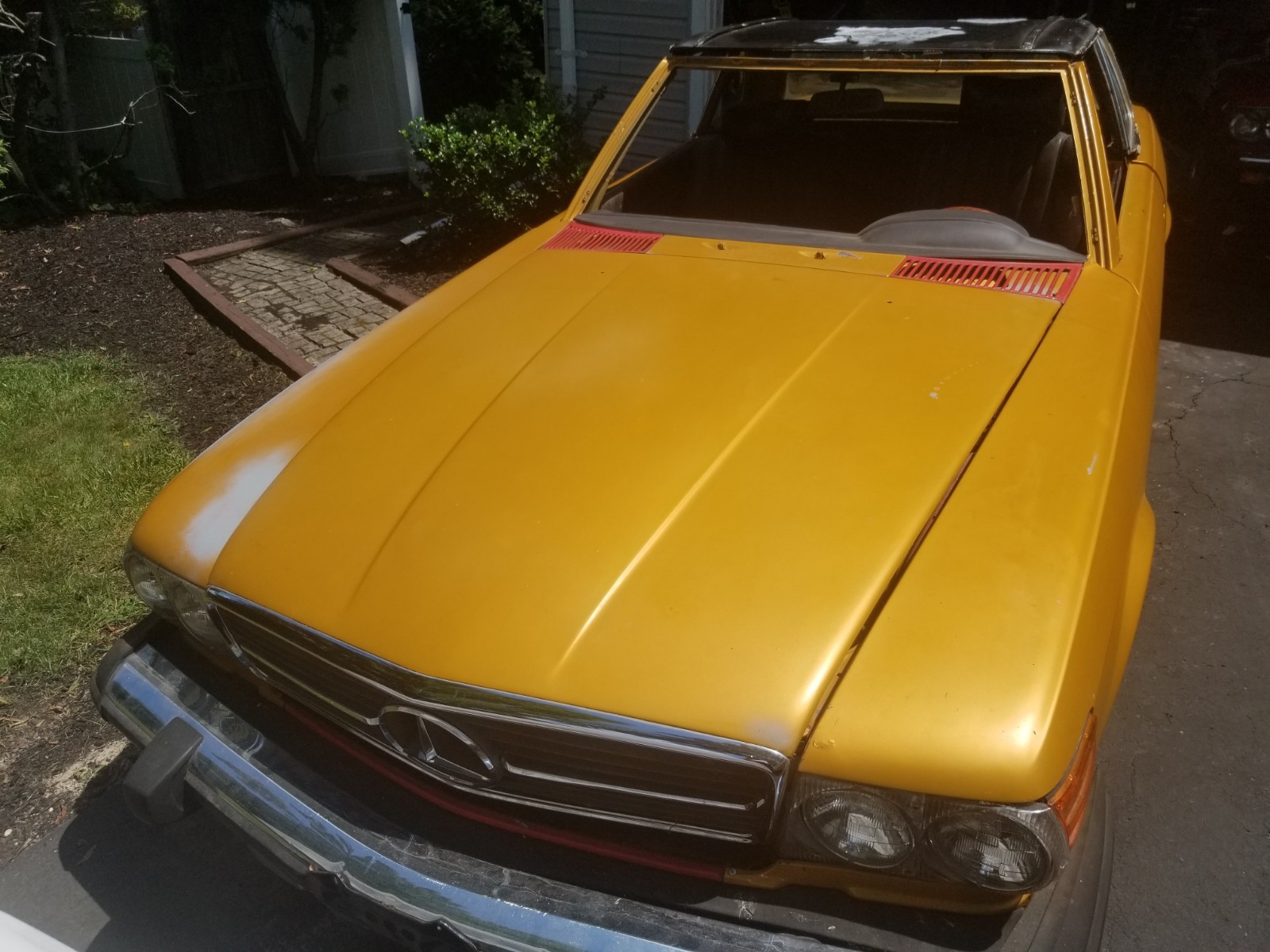 Mercedes-Benz-SL-Class-1975-Convertible-18