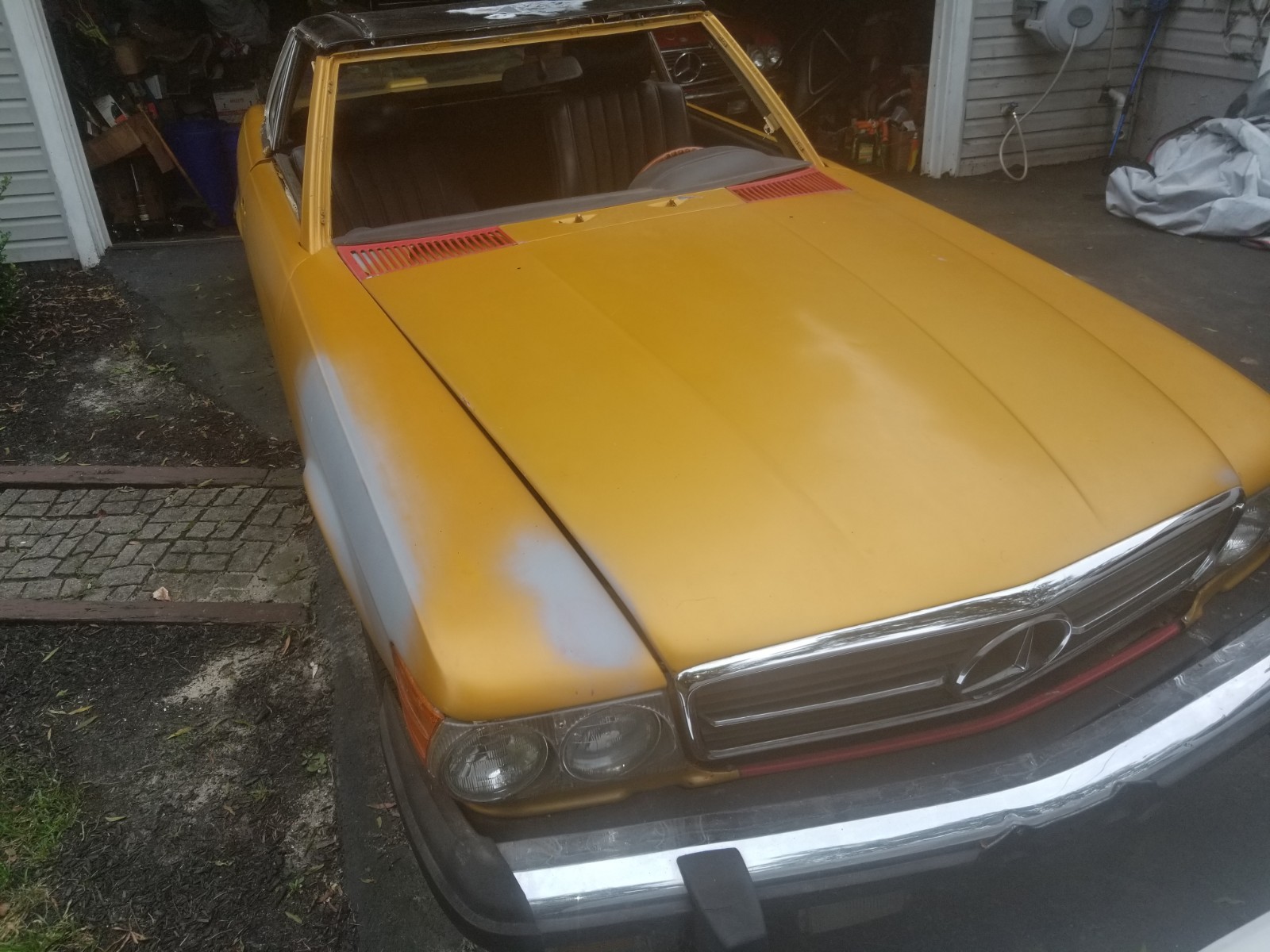 Mercedes-Benz-SL-Class-1975-Convertible-19