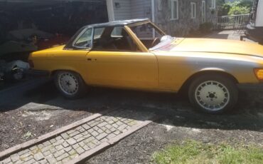 Mercedes-Benz-SL-Class-1975-Convertible-3