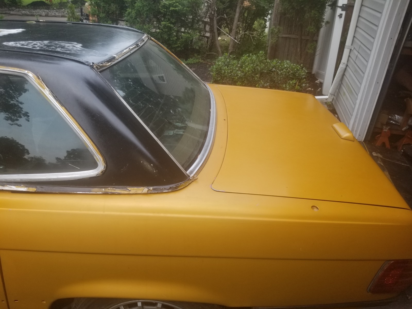 Mercedes-Benz-SL-Class-1975-Convertible-8