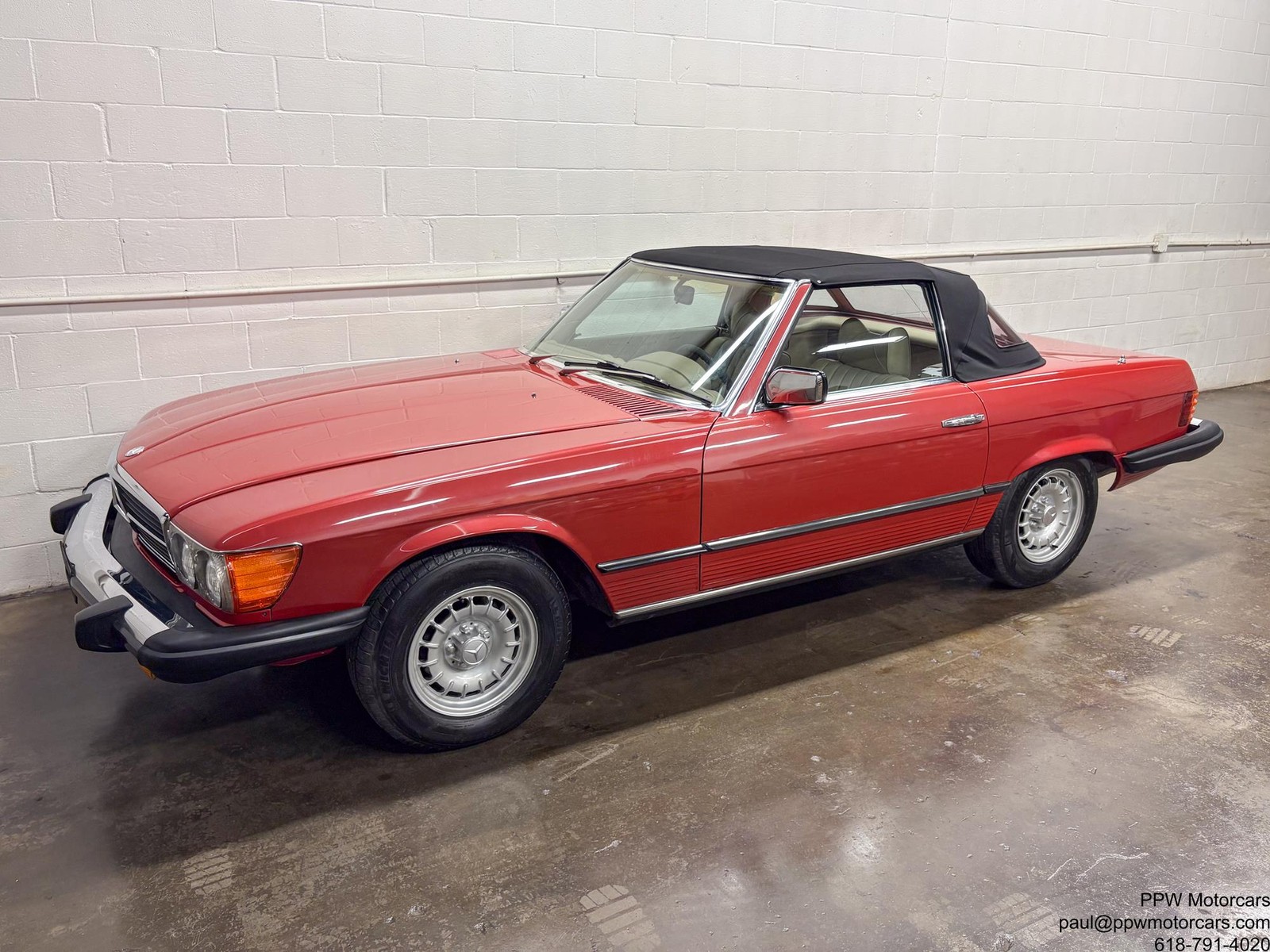 Mercedes-Benz-SL-Class-1977-Convertible-10