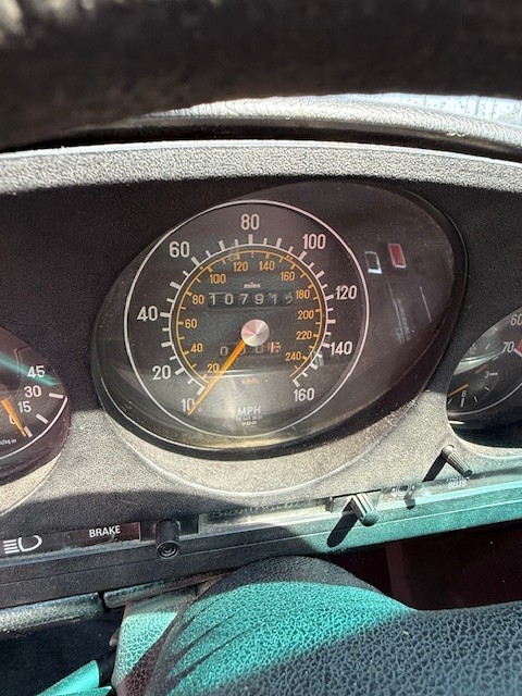 Mercedes-Benz-SL-Class-1977-Convertible-12