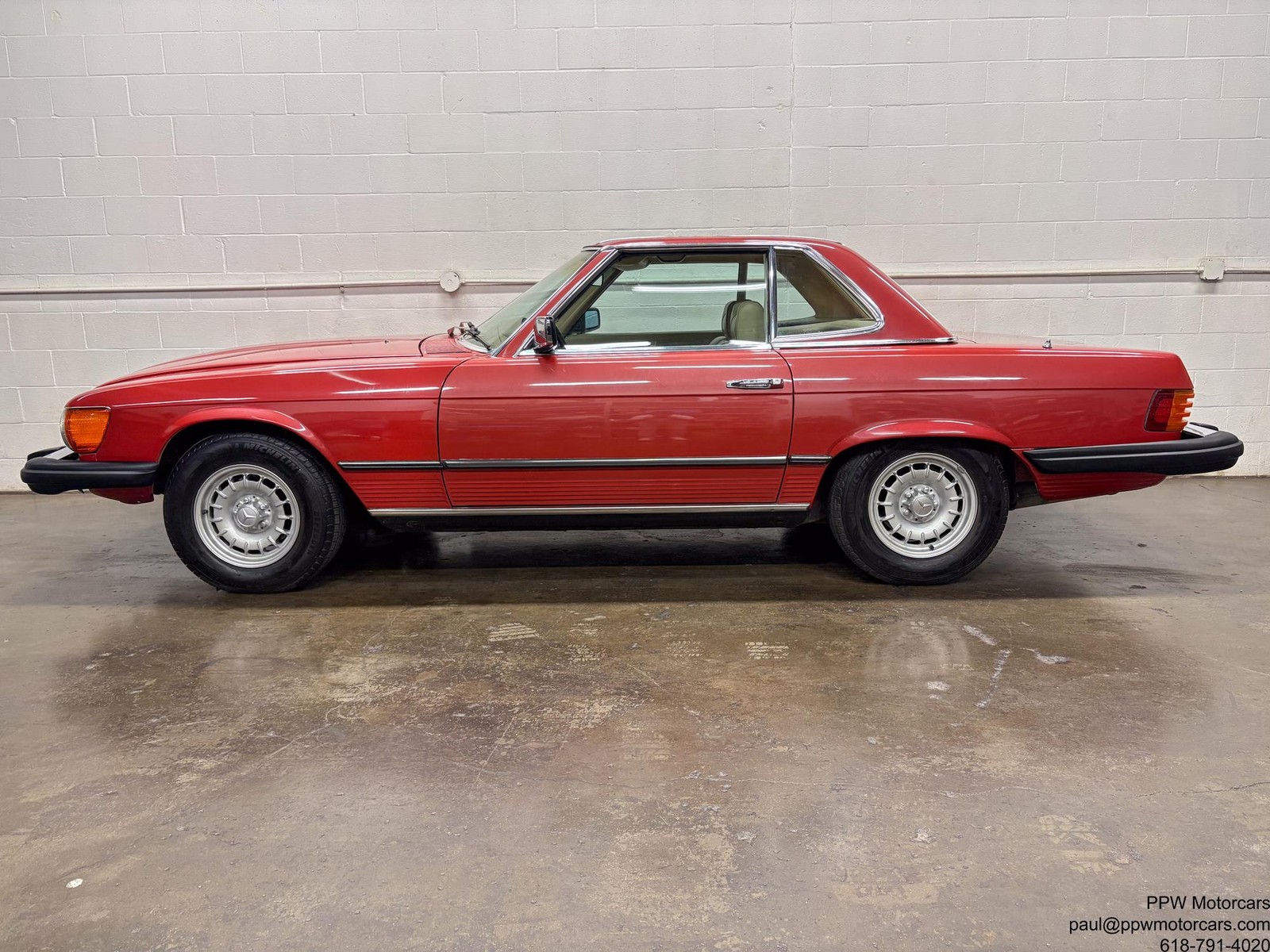 Mercedes-Benz-SL-Class-1977-Convertible-12