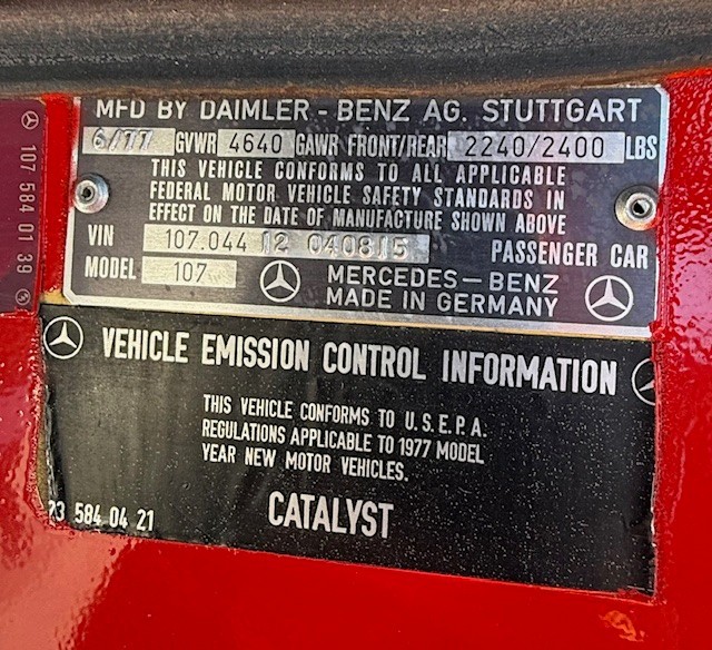 Mercedes-Benz-SL-Class-1977-Convertible-14