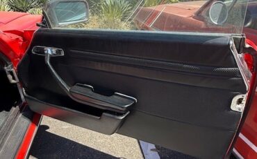 Mercedes-Benz-SL-Class-1977-Convertible-17