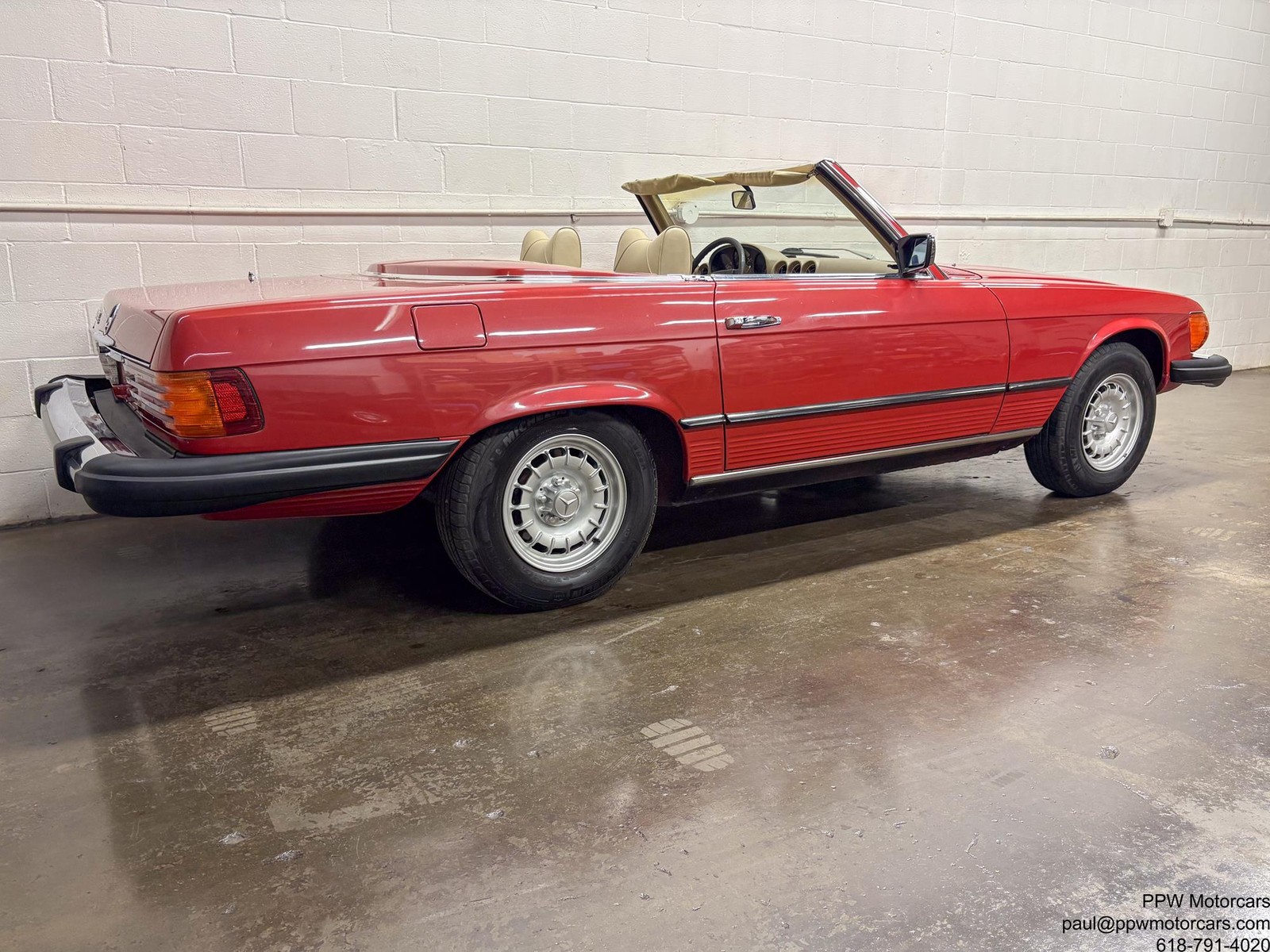 Mercedes-Benz-SL-Class-1977-Convertible-23