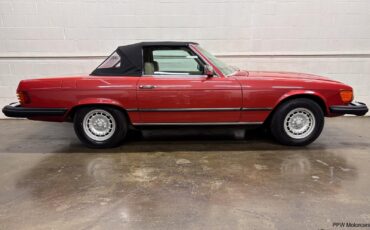 Mercedes-Benz-SL-Class-1977-Convertible-27