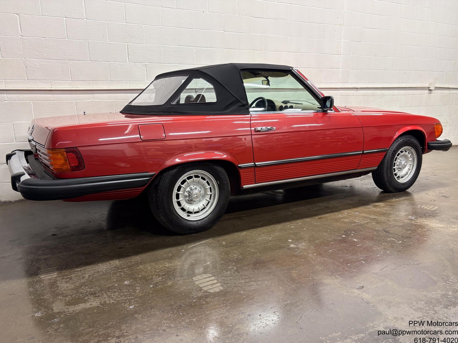 Mercedes-Benz-SL-Class-1977-Convertible-29
