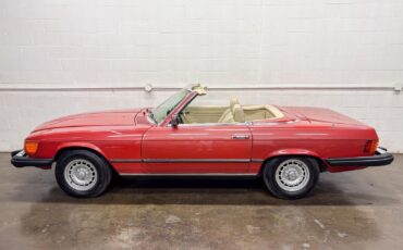 Mercedes-Benz-SL-Class-1977-Convertible-3