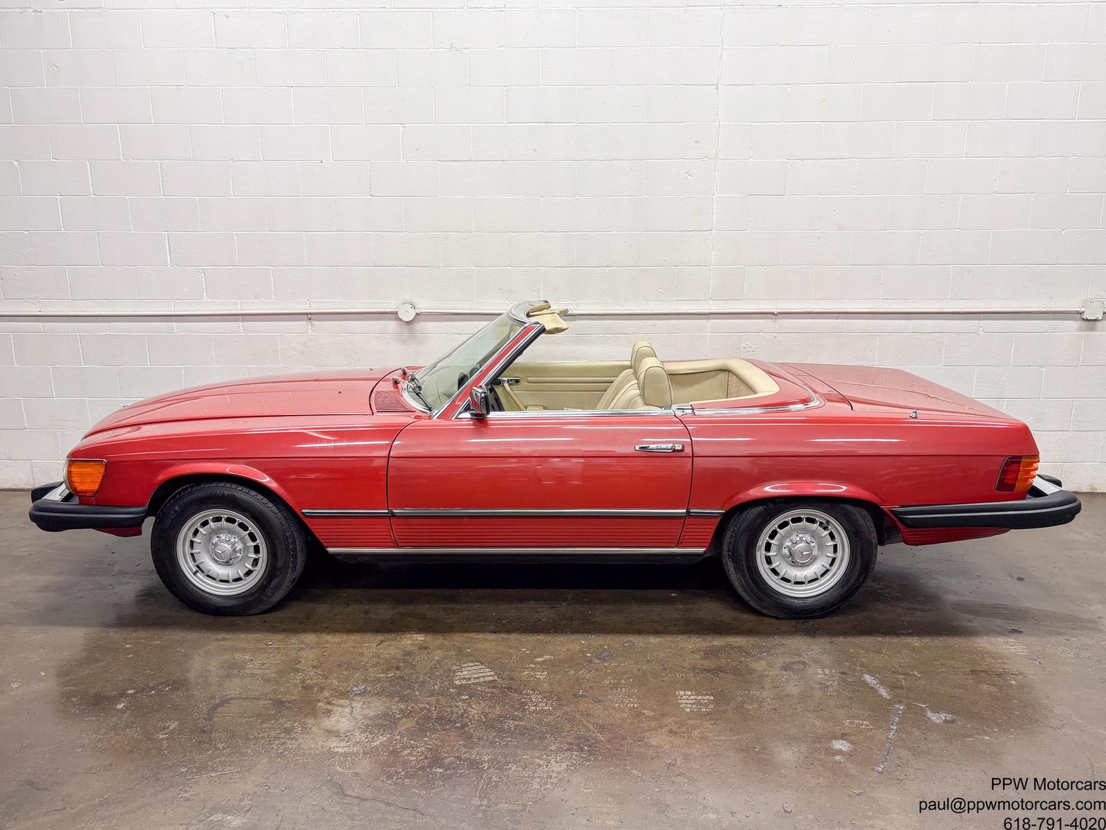 Mercedes-Benz-SL-Class-1977-Convertible-3
