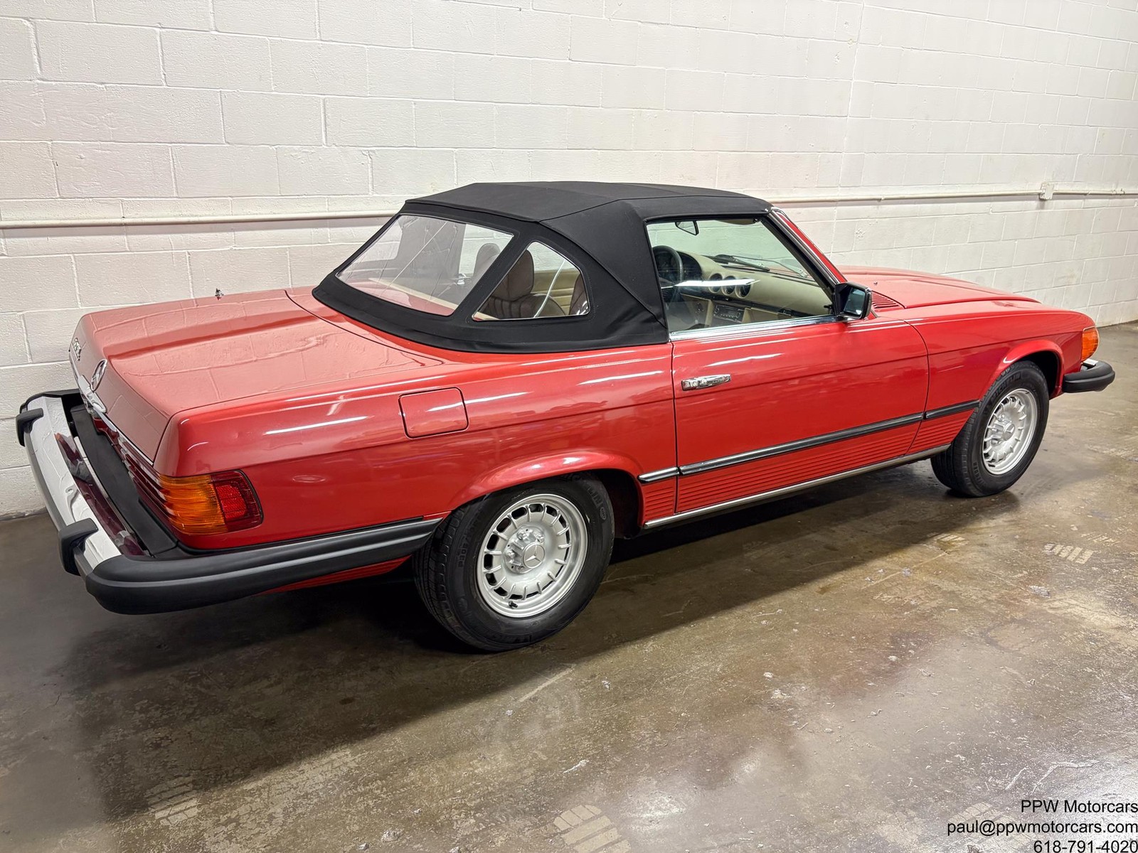 Mercedes-Benz-SL-Class-1977-Convertible-32