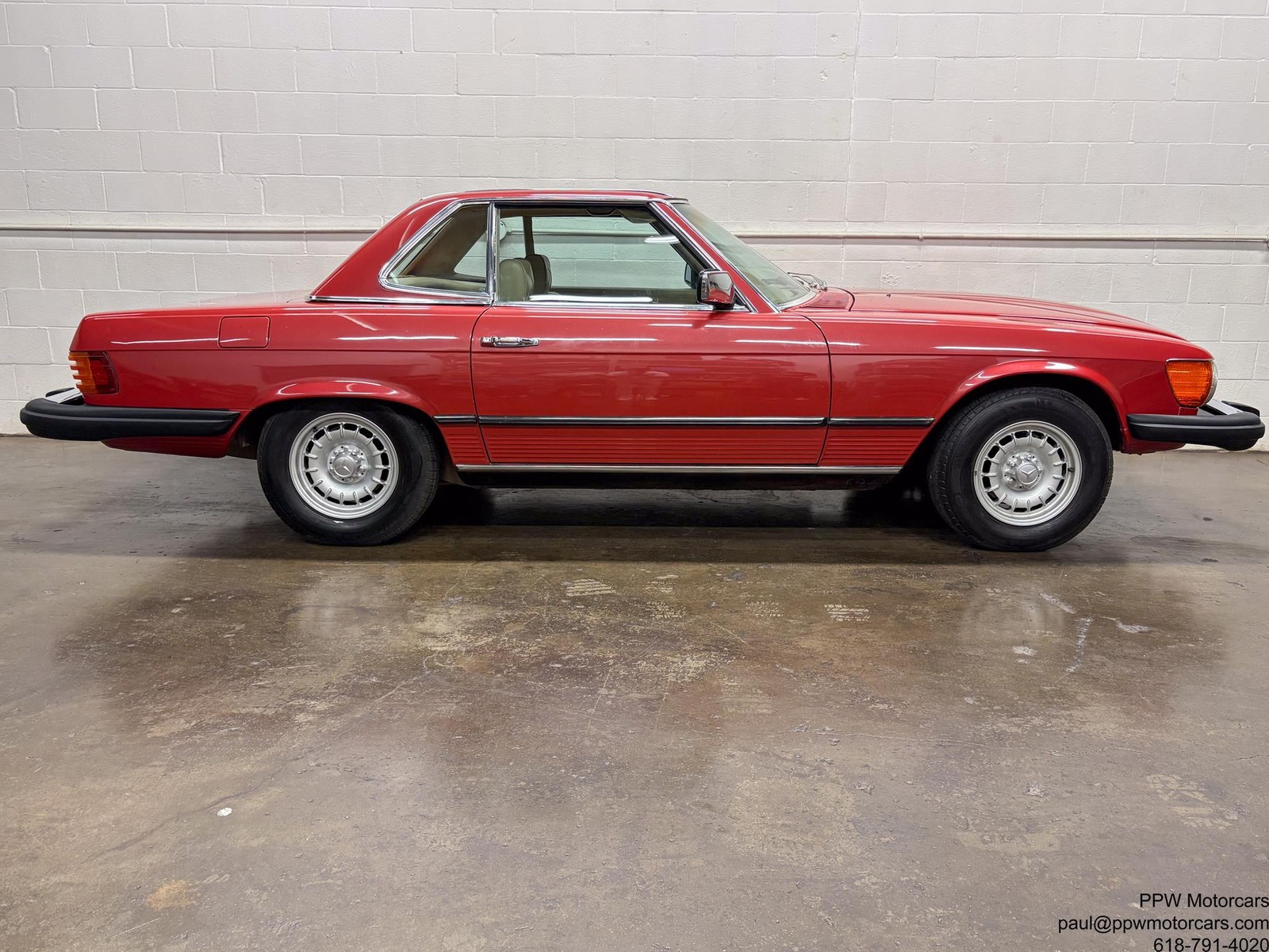 Mercedes-Benz-SL-Class-1977-Convertible-33