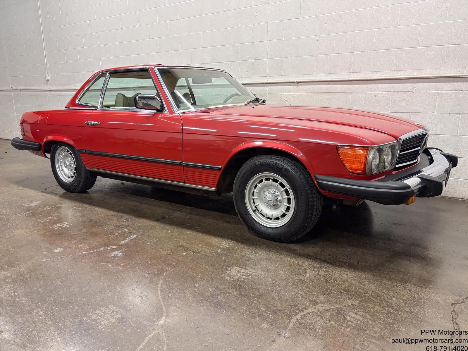 Mercedes-Benz-SL-Class-1977-Convertible-34