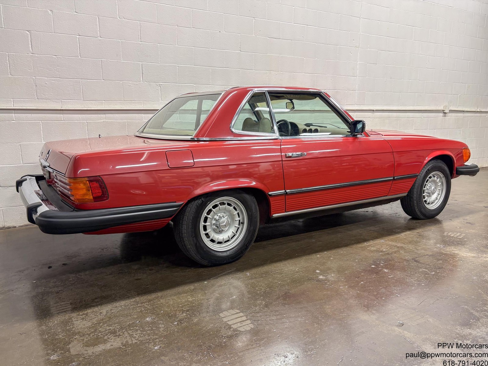 Mercedes-Benz-SL-Class-1977-Convertible-35