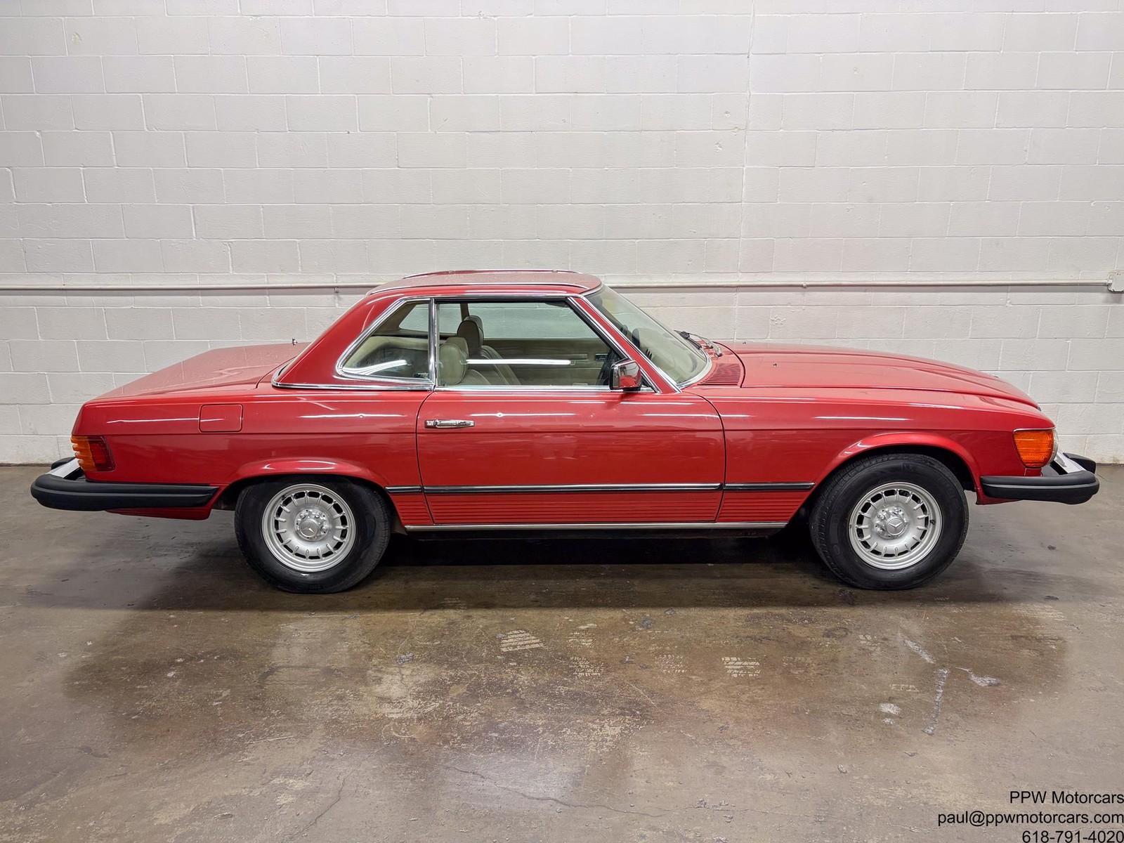 Mercedes-Benz-SL-Class-1977-Convertible-36