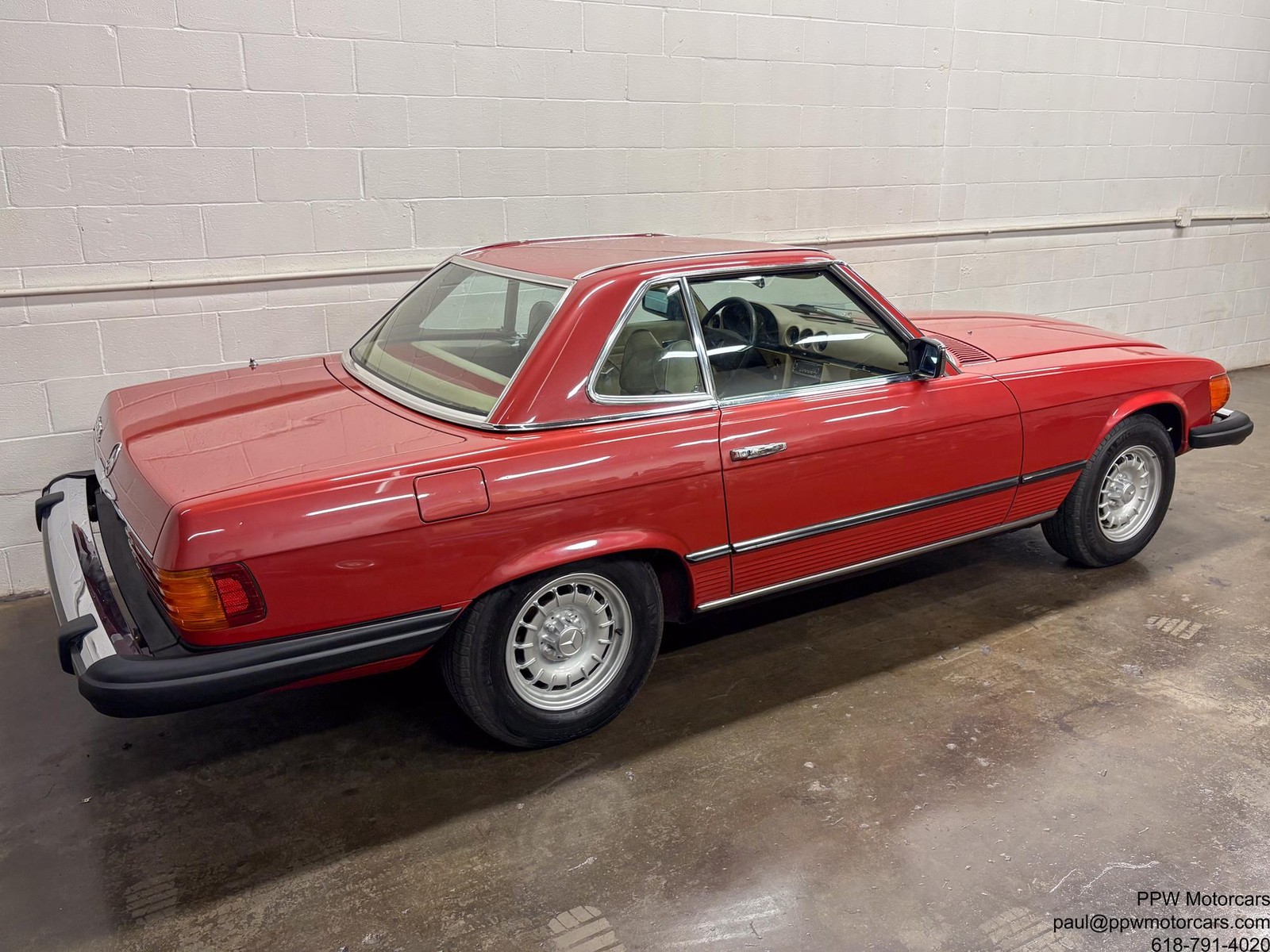 Mercedes-Benz-SL-Class-1977-Convertible-38
