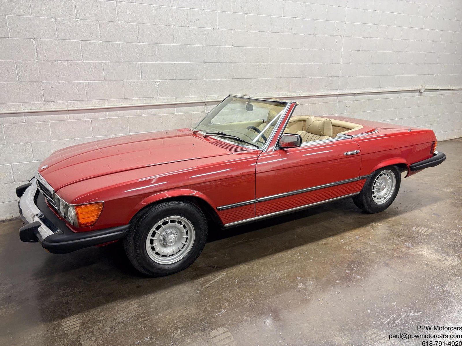 Mercedes-Benz-SL-Class-1977-Convertible-4