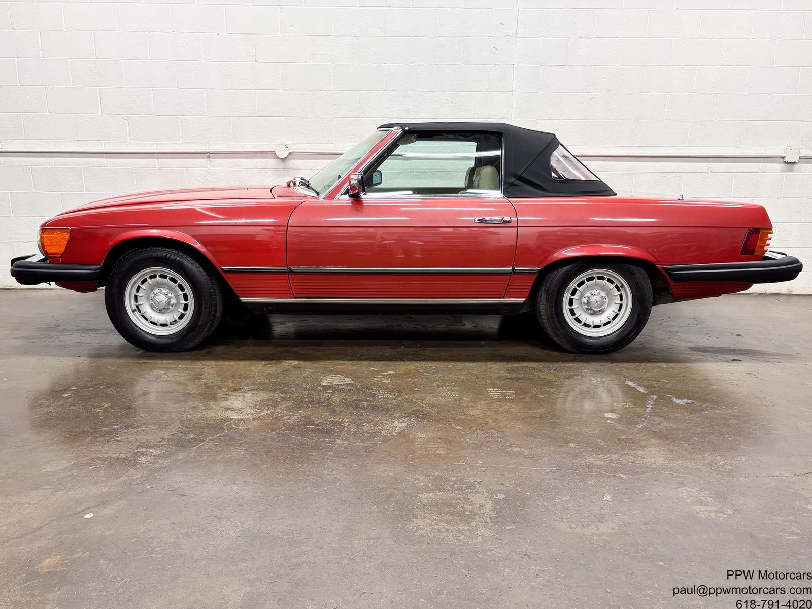 Mercedes-Benz-SL-Class-1977-Convertible-6