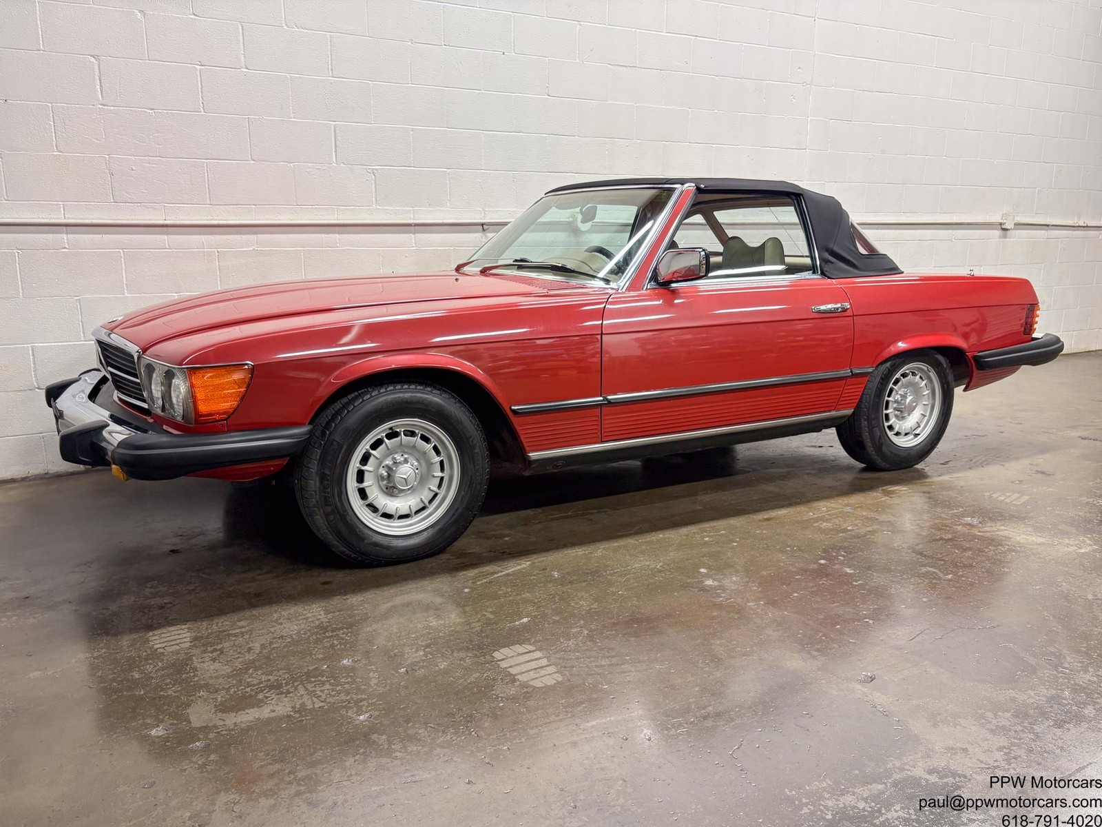 Mercedes-Benz-SL-Class-1977-Convertible-7