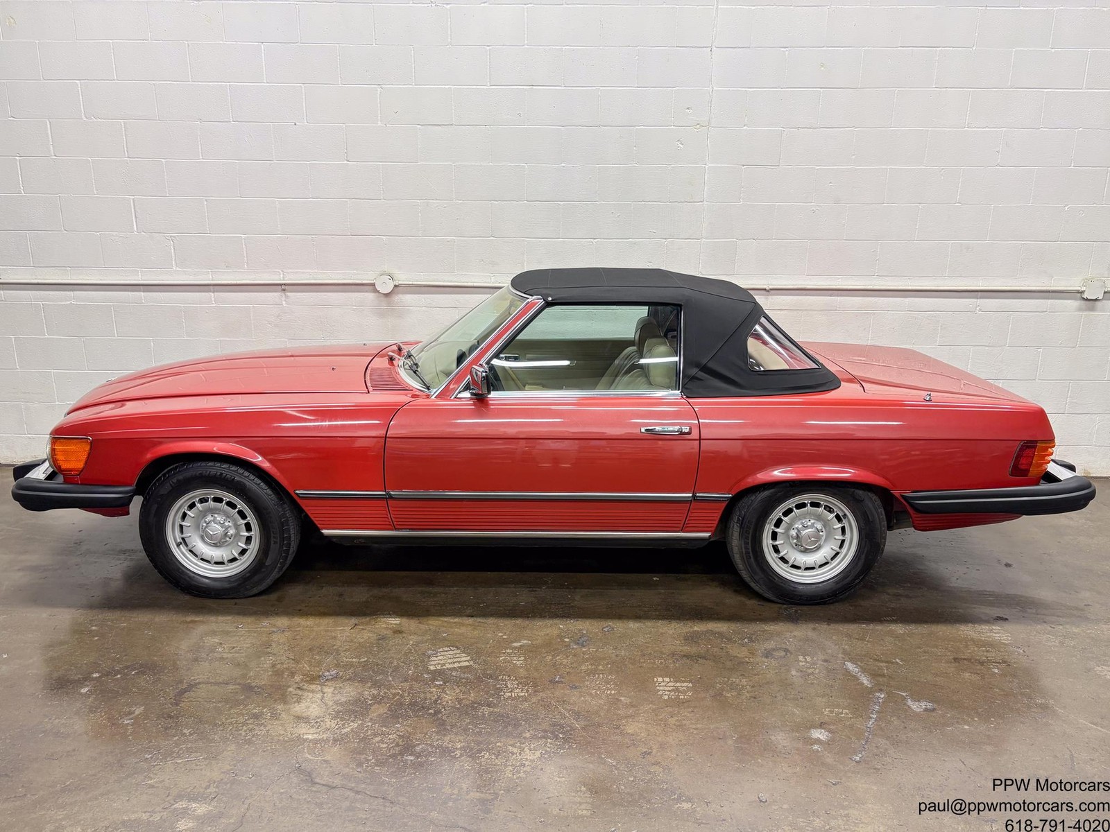 Mercedes-Benz-SL-Class-1977-Convertible-9