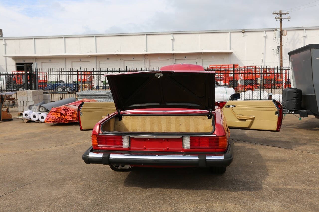 Mercedes-Benz-SL-Class-1981-Convertible-12