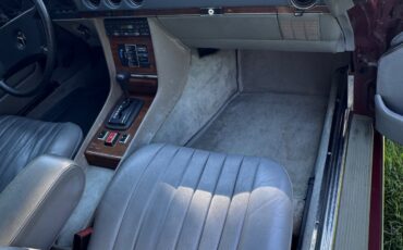 Mercedes-Benz-SL-Class-1981-Convertible-13