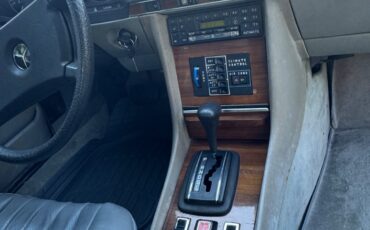 Mercedes-Benz-SL-Class-1981-Convertible-14