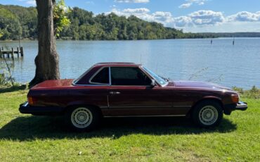Mercedes-Benz-SL-Class-1981-Convertible-2