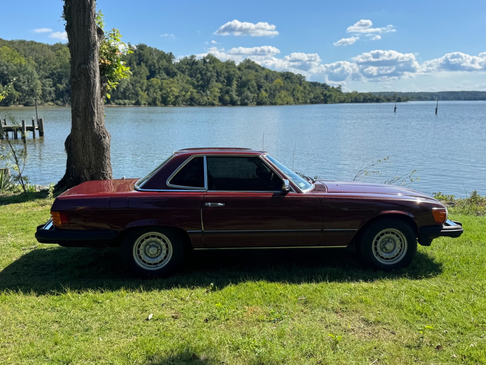 Mercedes-Benz-SL-Class-1981-Convertible-2