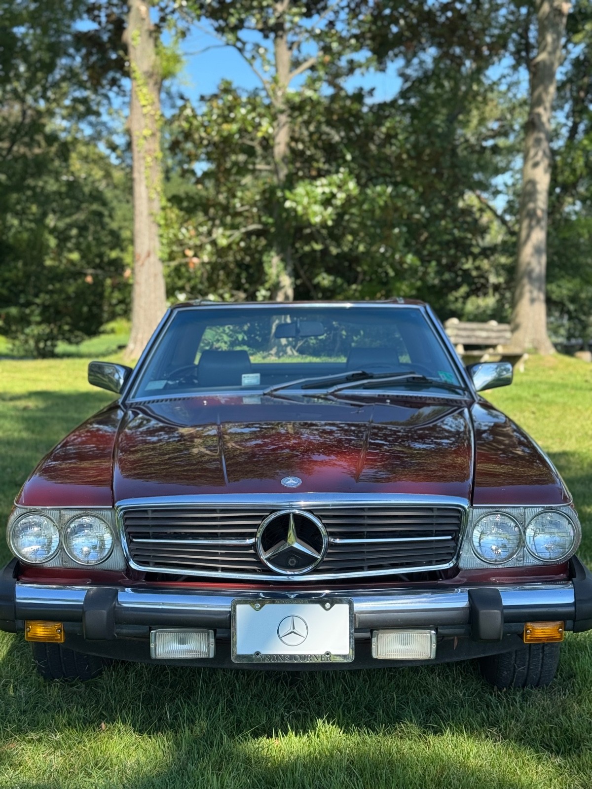 Mercedes-Benz-SL-Class-1981-Convertible-23