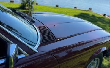 Mercedes-Benz-SL-Class-1981-Convertible-24