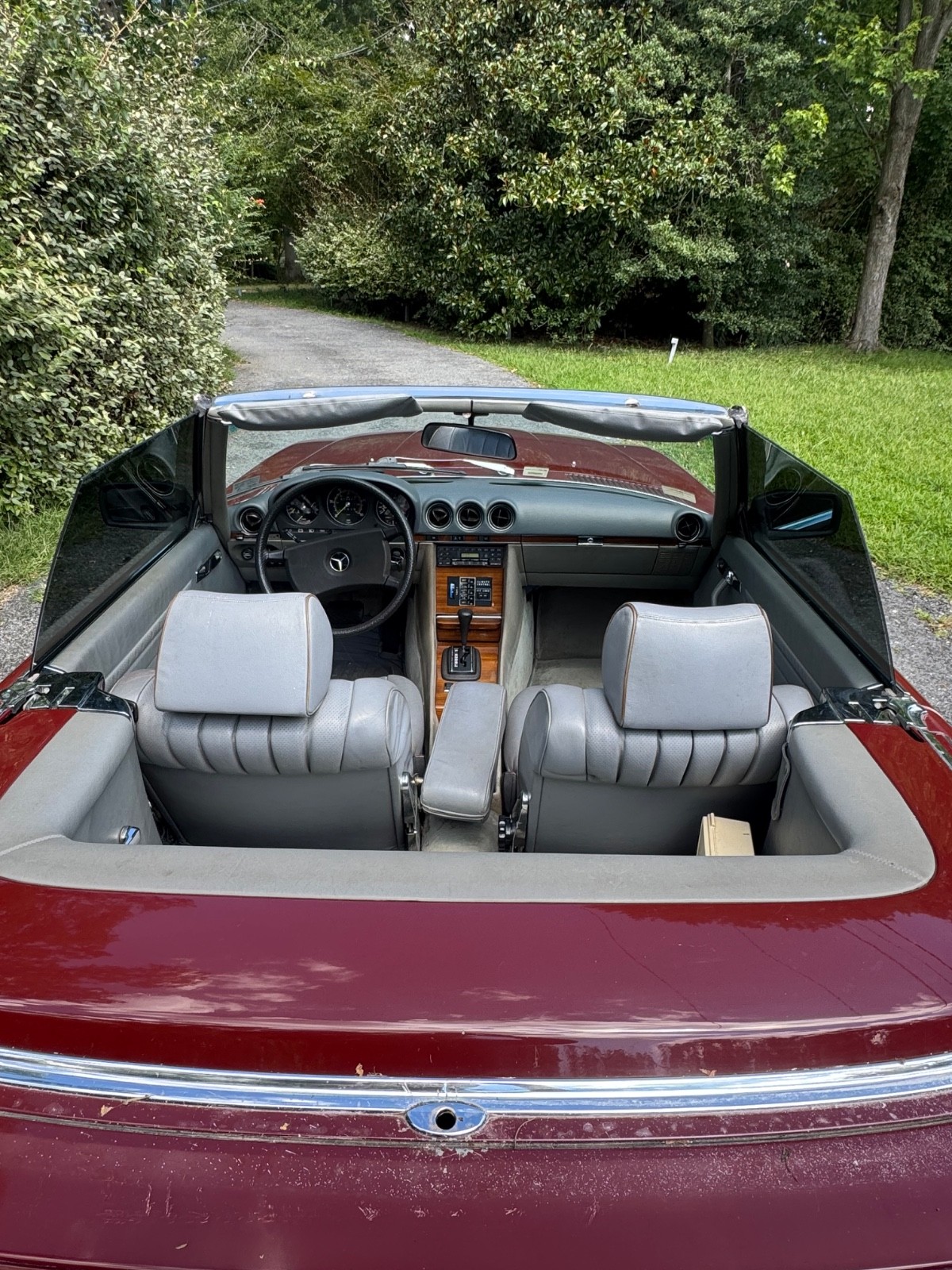Mercedes-Benz-SL-Class-1981-Convertible-29