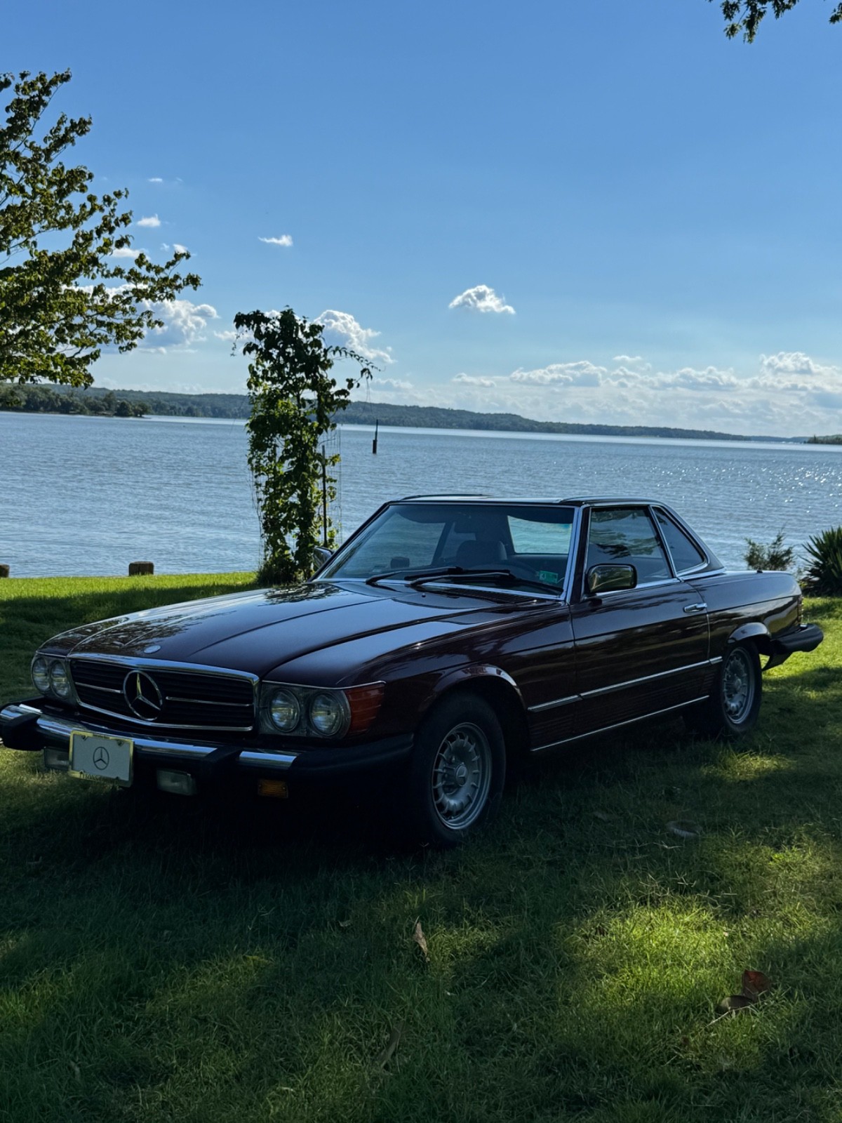 Mercedes-Benz-SL-Class-1981-Convertible-36