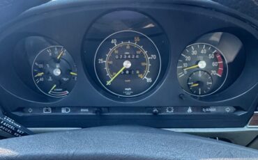 Mercedes-Benz-SL-Class-1981-Convertible-37