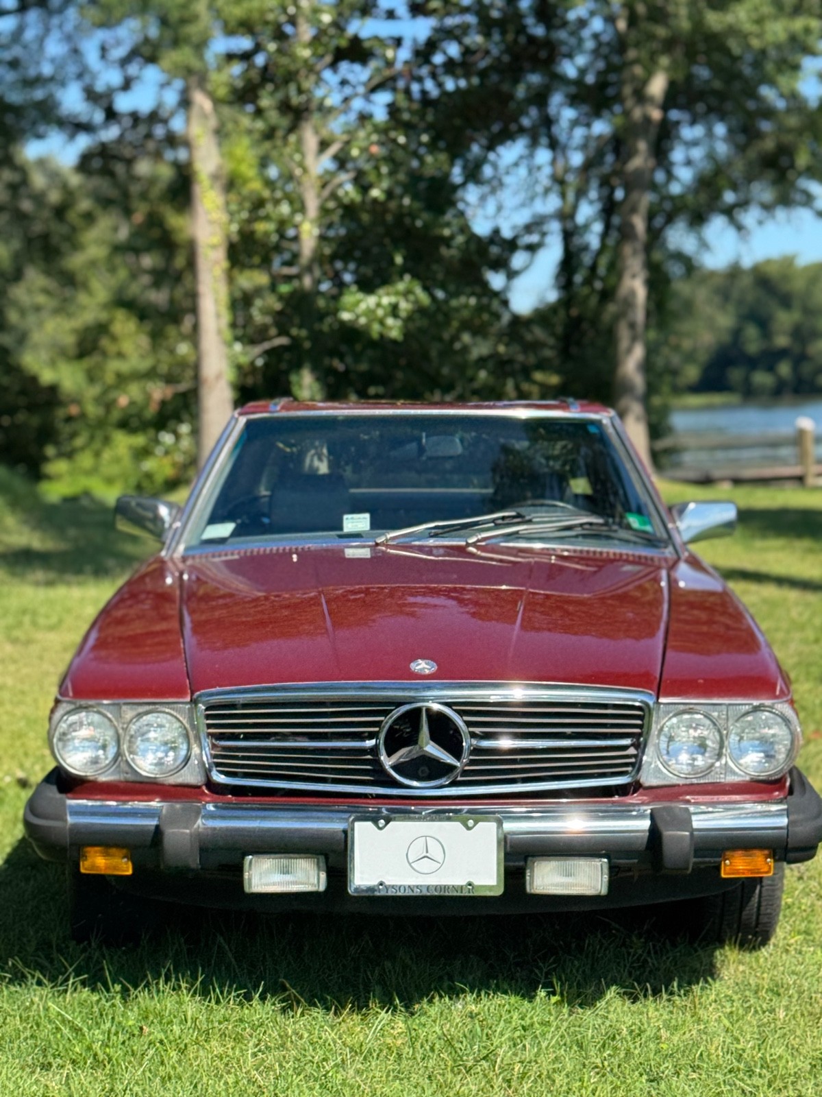 Mercedes-Benz-SL-Class-1981-Convertible-4