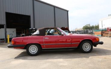 Mercedes-Benz-SL-Class-1981-Convertible-5