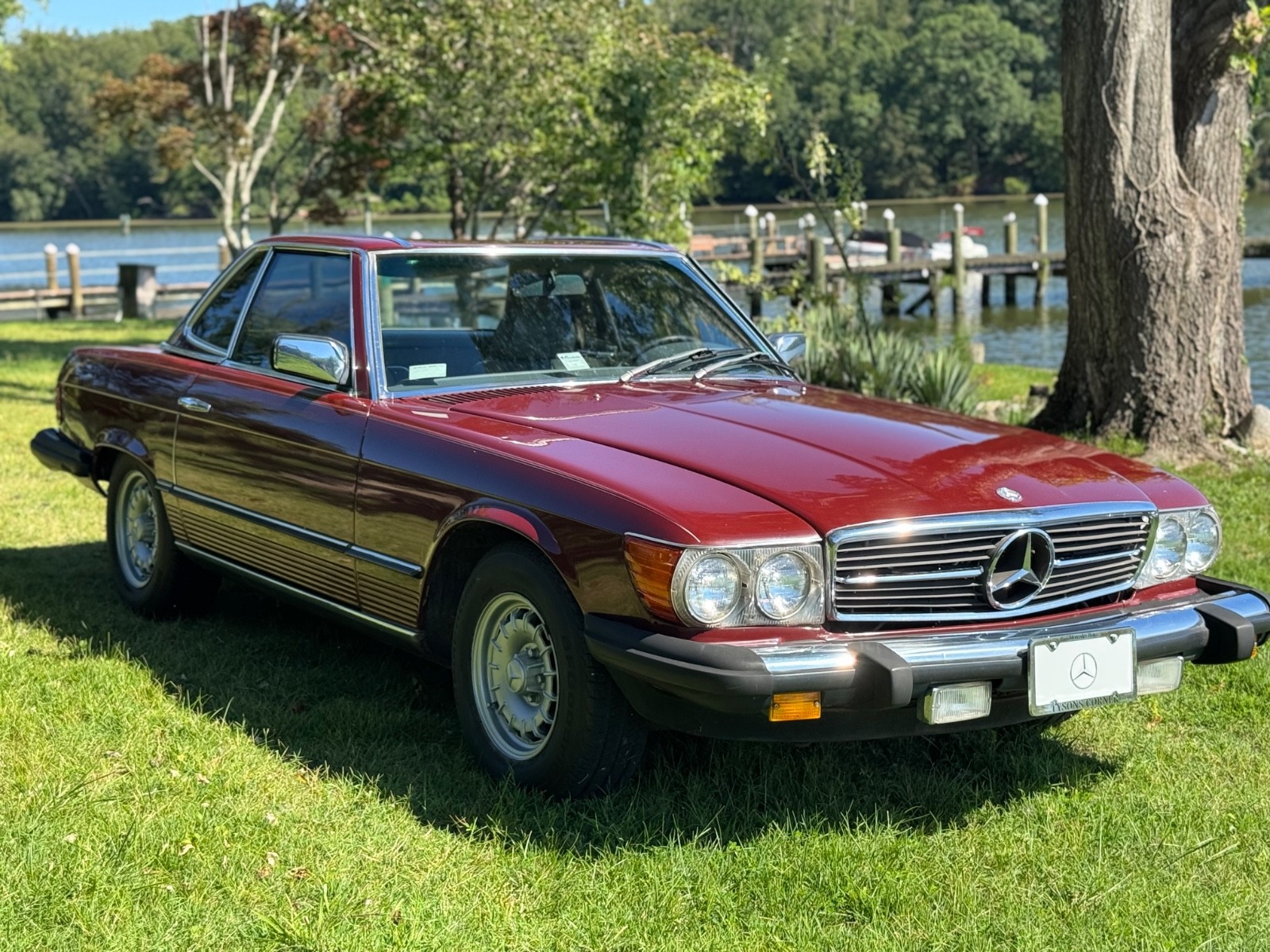 Mercedes-Benz-SL-Class-1981-Convertible-6