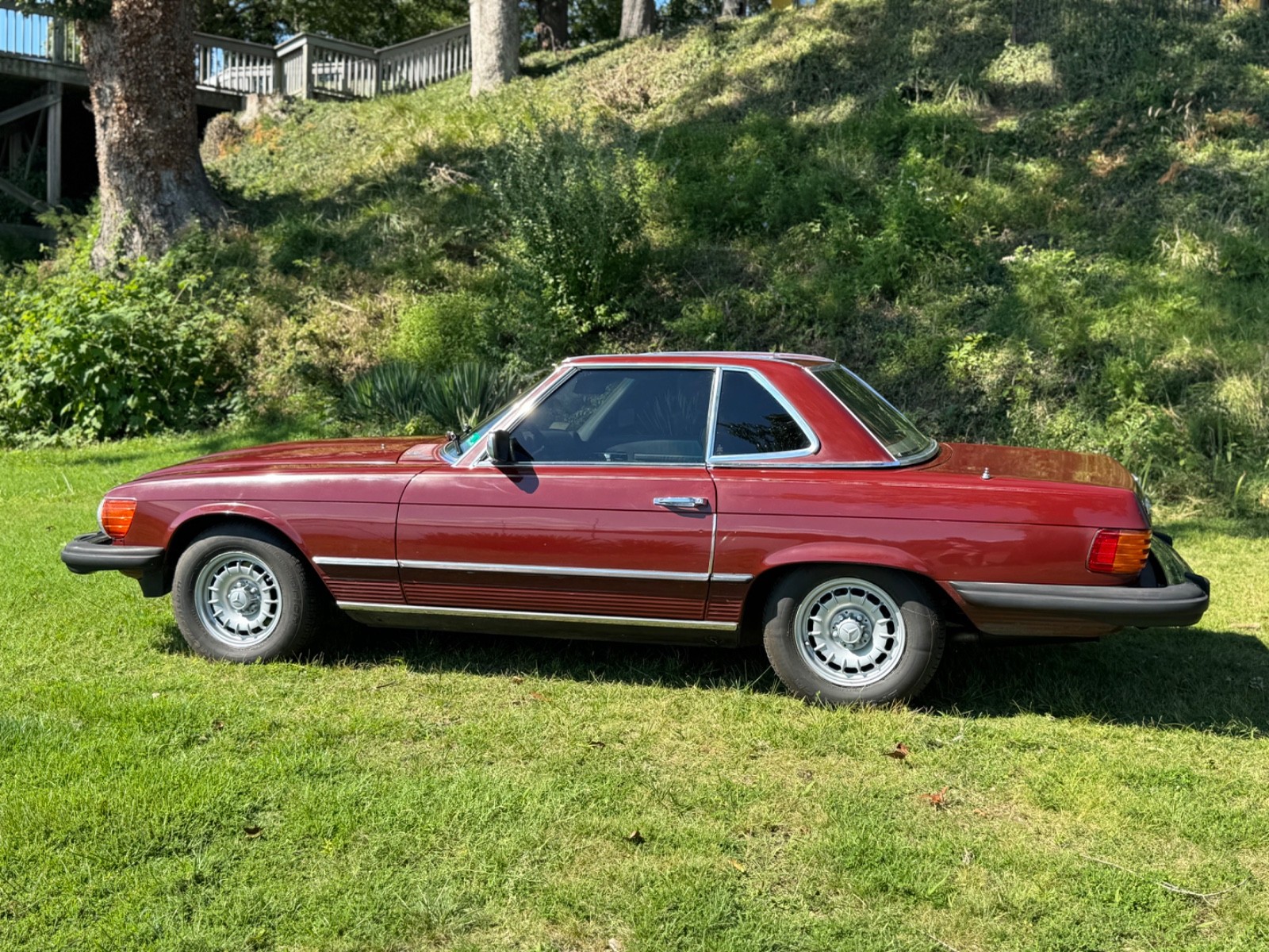 Mercedes-Benz-SL-Class-1981-Convertible-8