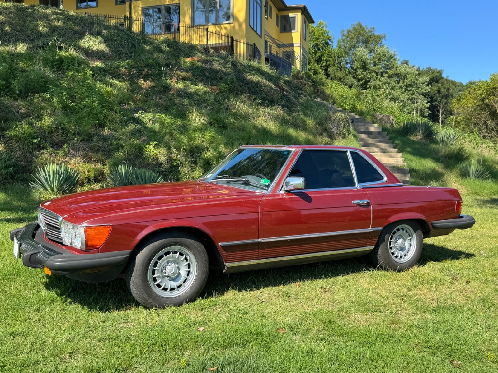 Mercedes-Benz-SL-Class-1981-Convertible-9